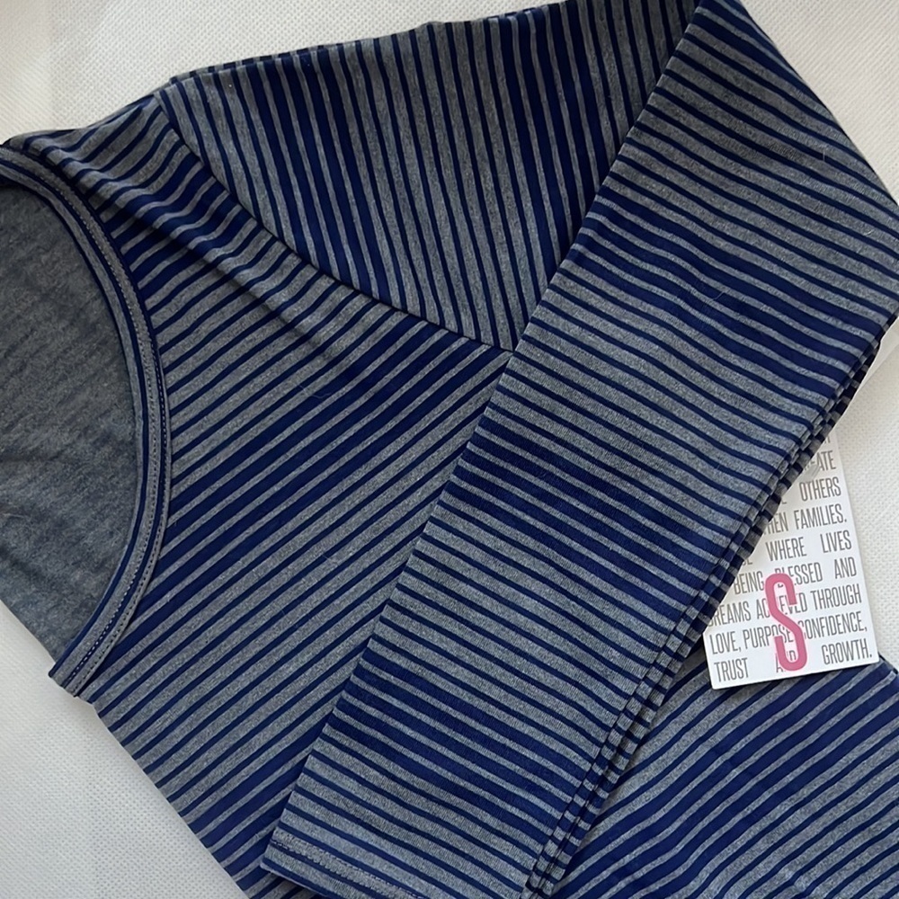 NWT Long Sleeve Striped Shirt Tee LuLaRoe Lynnae Size Small Navy - Picture 3 of 9